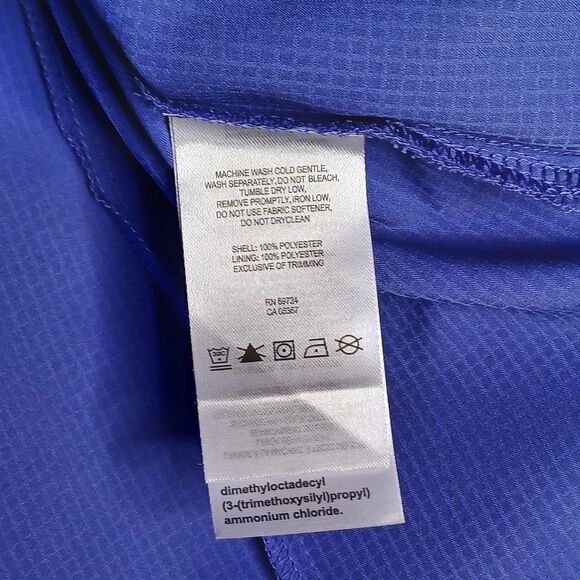 Columbia Women's Vibrant Blue Button Down Shirt - Picture 9 of 13